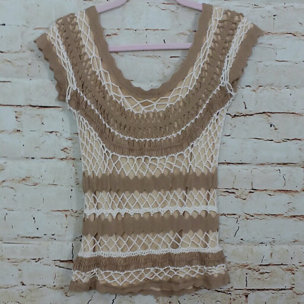Dolce Cabo | Lined Crochet Top - Picture 2 of 3
